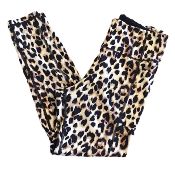 Victoria's Secret Pants - VICTORIA'S Secret Sport Athletic Leggings Leopard Print Side Pockets Sz 8